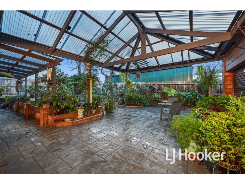 133 Lawless Drive, Cranbourne North VIC 3977