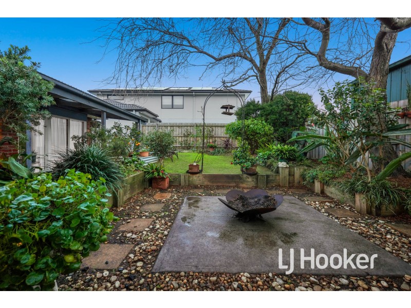 133 Lawless Drive, Cranbourne North VIC 3977