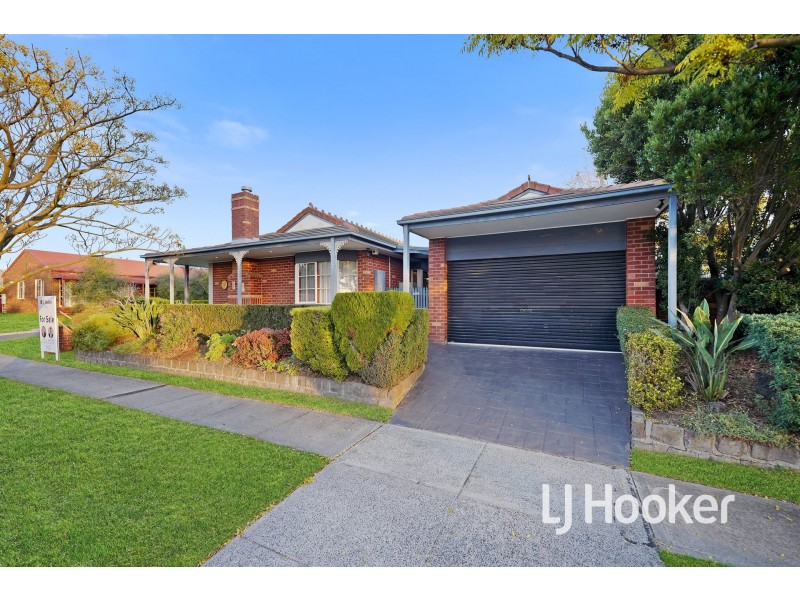 133 Lawless Drive, Cranbourne North VIC 3977