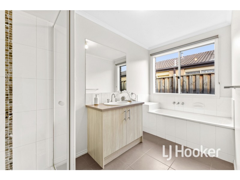1/46-48 Beckington Crescent, Hampton Park VIC 3976