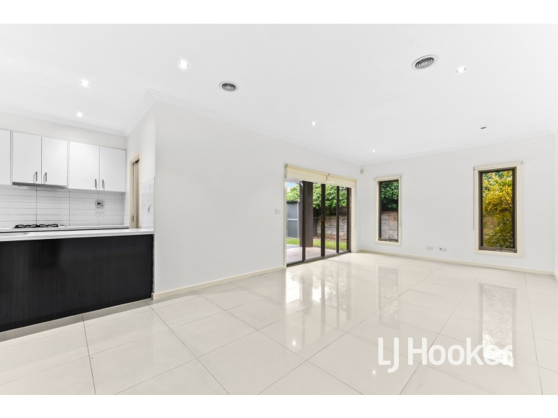 9/280 Pound Road, Hampton Park VIC 3976