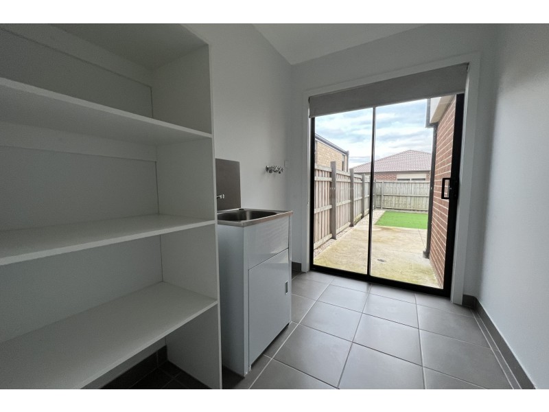 32 Bowler Avenue, Clyde VIC 3978