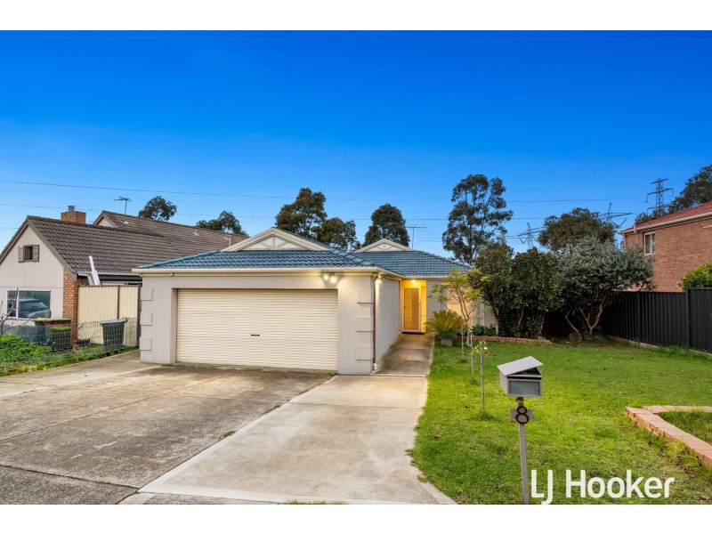 8 Raphael Street, Hallam VIC 3803