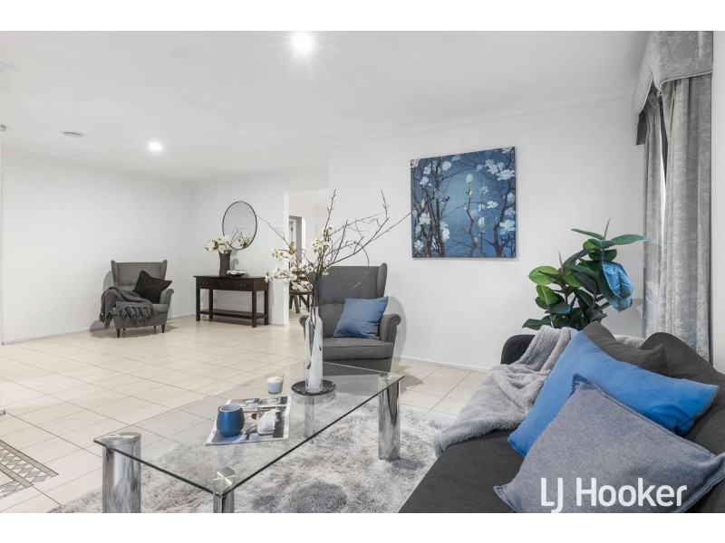 8 Raphael Street, Hallam VIC 3803