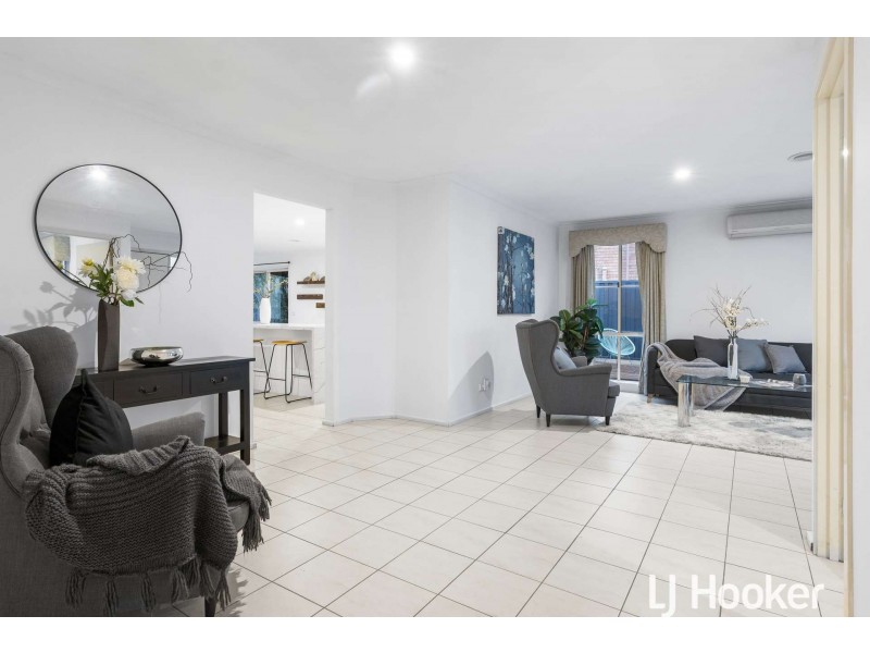 8 Raphael Street, Hallam VIC 3803