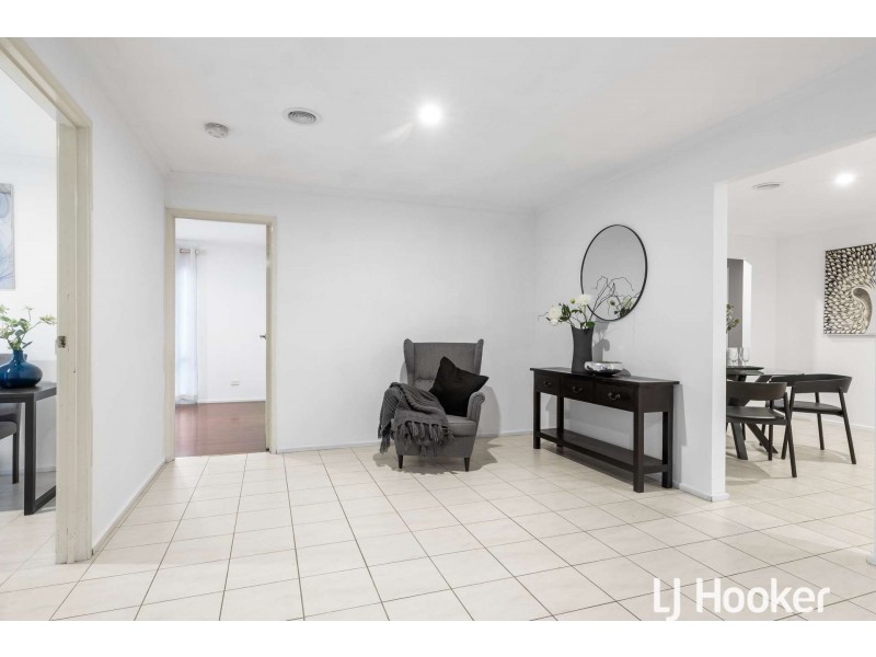 8 Raphael Street, Hallam VIC 3803