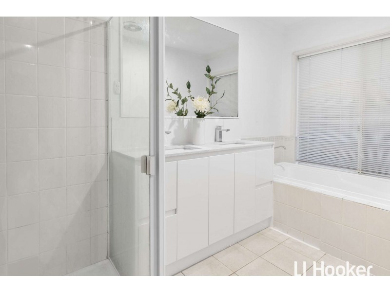 8 Raphael Street, Hallam VIC 3803