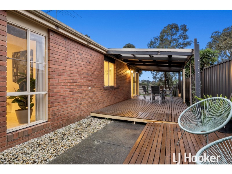 8 Raphael Street, Hallam VIC 3803