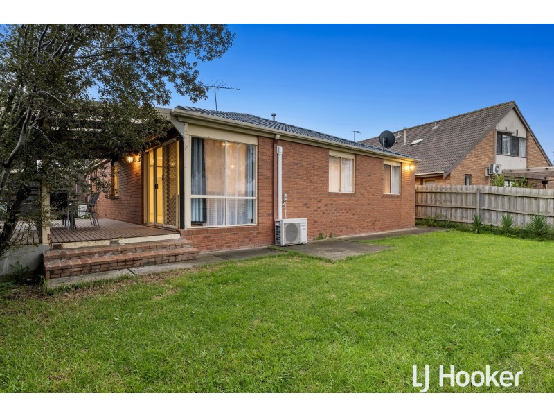 8 Raphael Street, Hallam VIC 3803