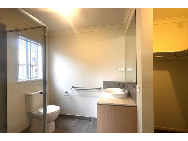 16 Dorkings Way, Clyde North VIC 3978