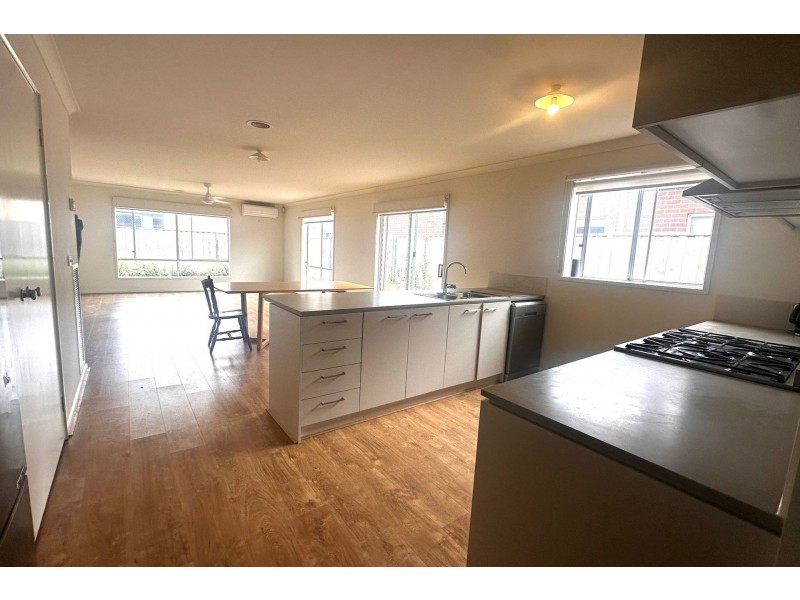 16 Dorkings Way, Clyde North VIC 3978
