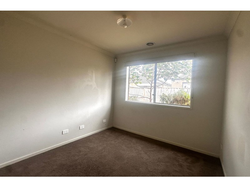 16 Dorkings Way, Clyde North VIC 3978
