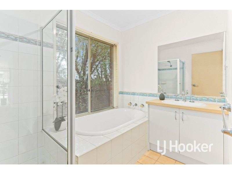 68 Astley Wynd, Lynbrook VIC 3975