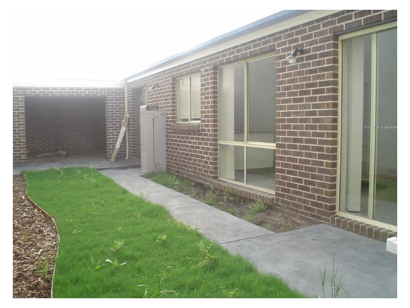 3/5 Gordon Street, Cranbourne VIC 3977