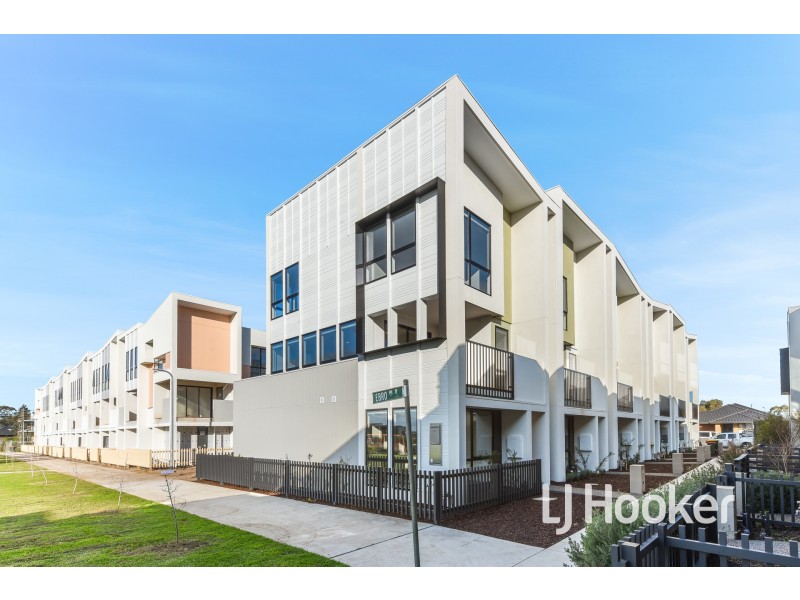 12 Ottawa Walk, Cranbourne West VIC 3977