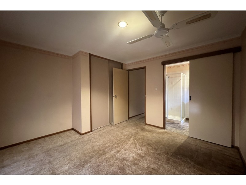 20 Isaac Edey Place, Hampton Park VIC 3976