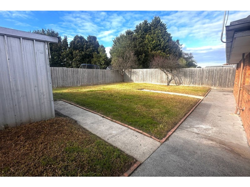 26 Josephine Avenue, Cranbourne North VIC 3977