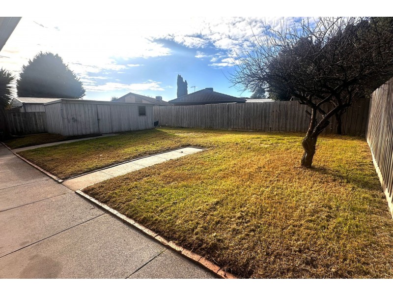 26 Josephine Avenue, Cranbourne North VIC 3977