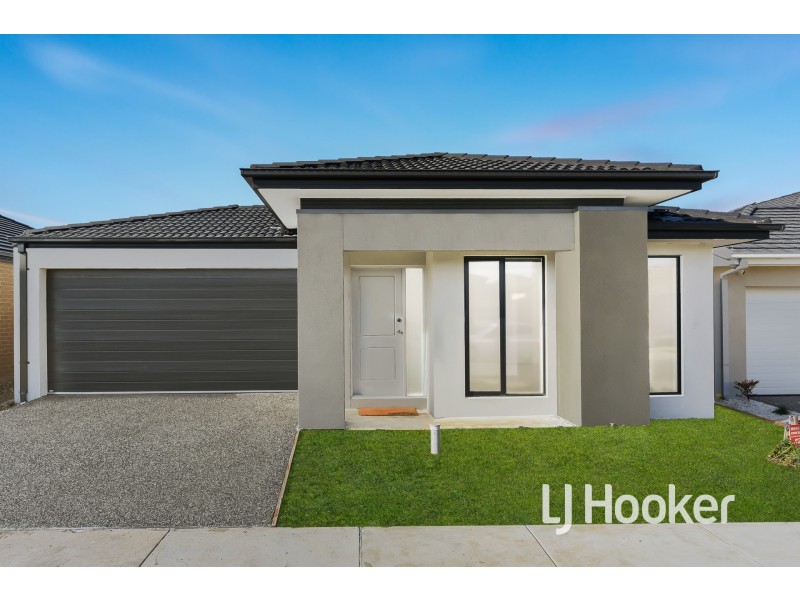 19 Thredbo Crescent, Clyde VIC 3978