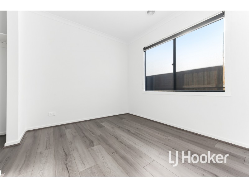 19 Thredbo Crescent, Clyde VIC 3978