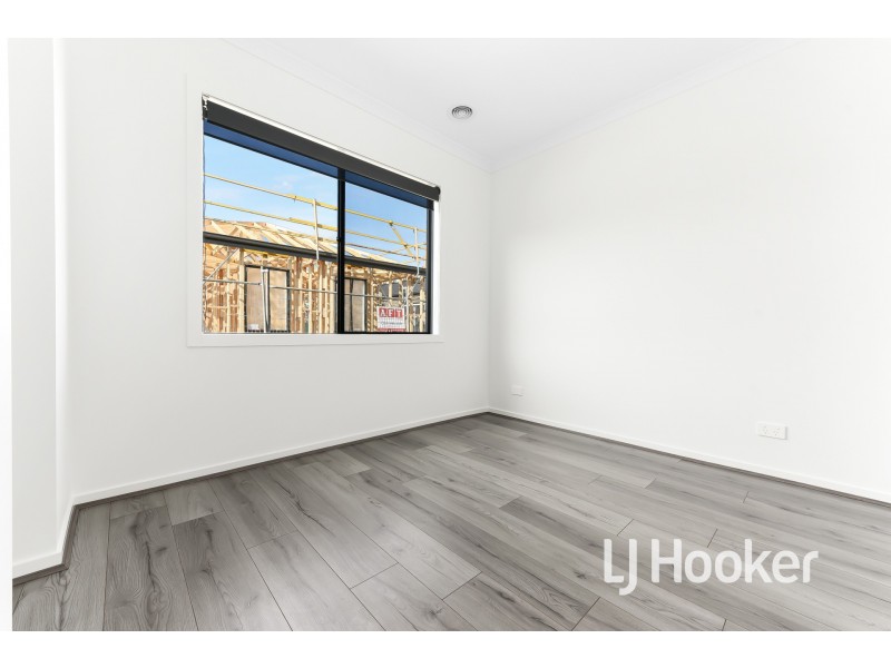 19 Thredbo Crescent, Clyde VIC 3978