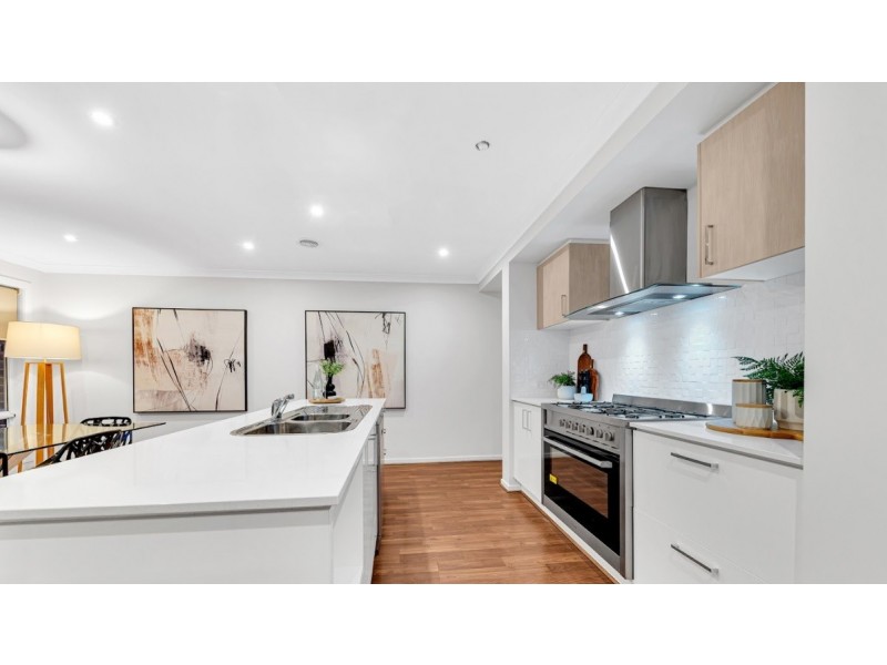4 Anice Street, Cranbourne East VIC 3977