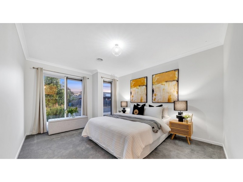4 Anice Street, Cranbourne East VIC 3977