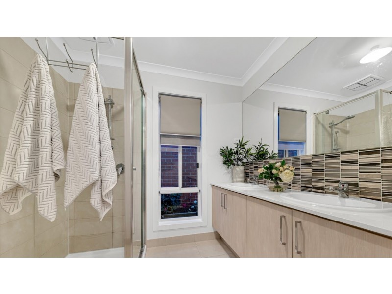 4 Anice Street, Cranbourne East VIC 3977
