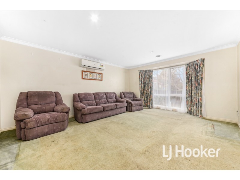 33 Jessica Drive, Hampton Park VIC 3976