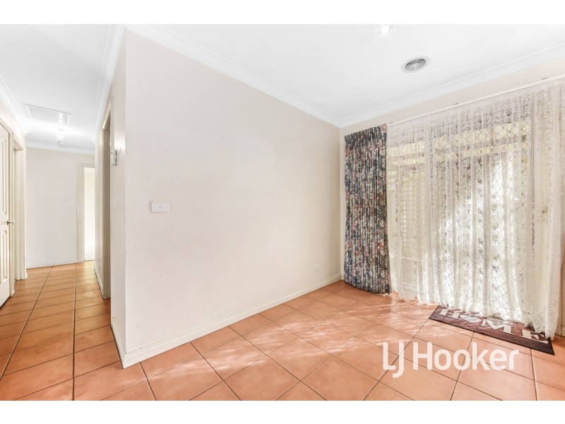 33 Jessica Drive, Hampton Park VIC 3976
