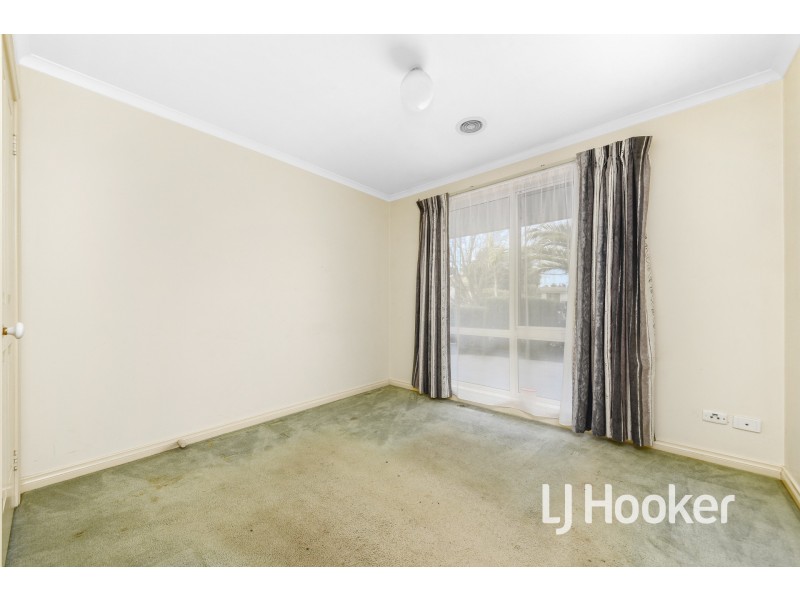 33 Jessica Drive, Hampton Park VIC 3976
