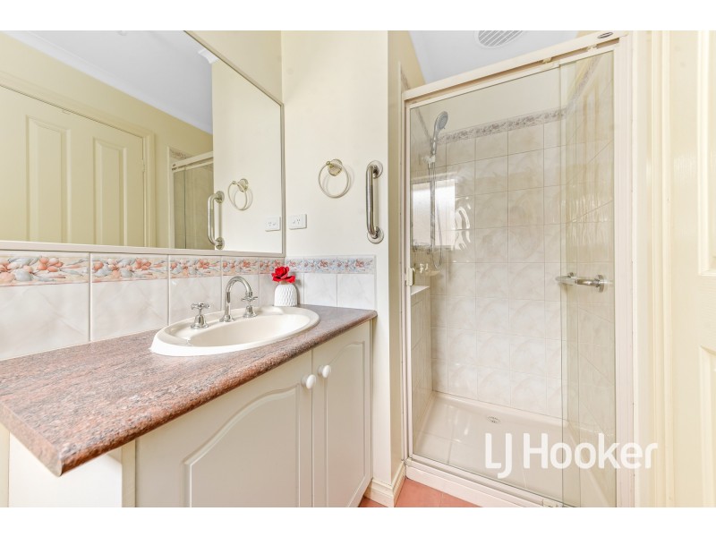 33 Jessica Drive, Hampton Park VIC 3976