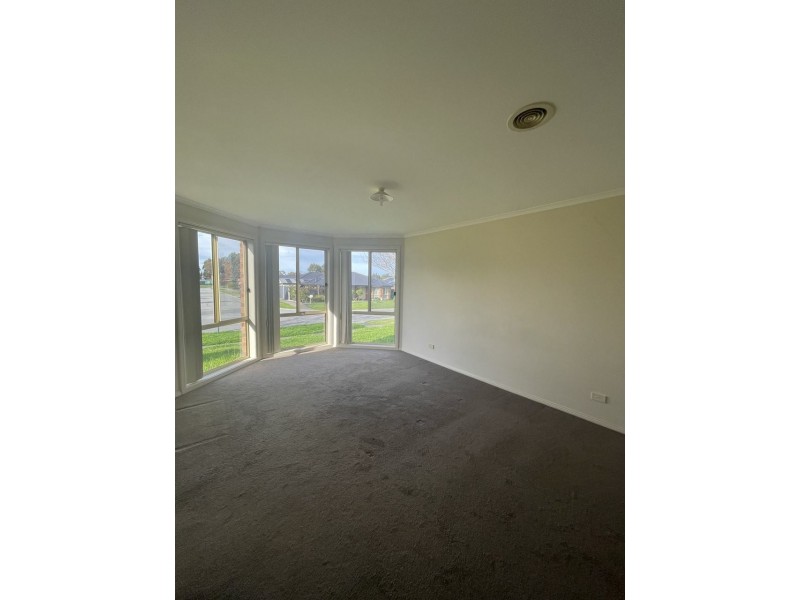 7 Ashmore Avenue, Narre Warren South VIC 3805