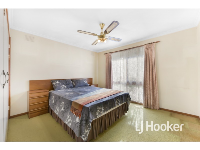 35 Oaktree Drive, Hampton Park VIC 3976