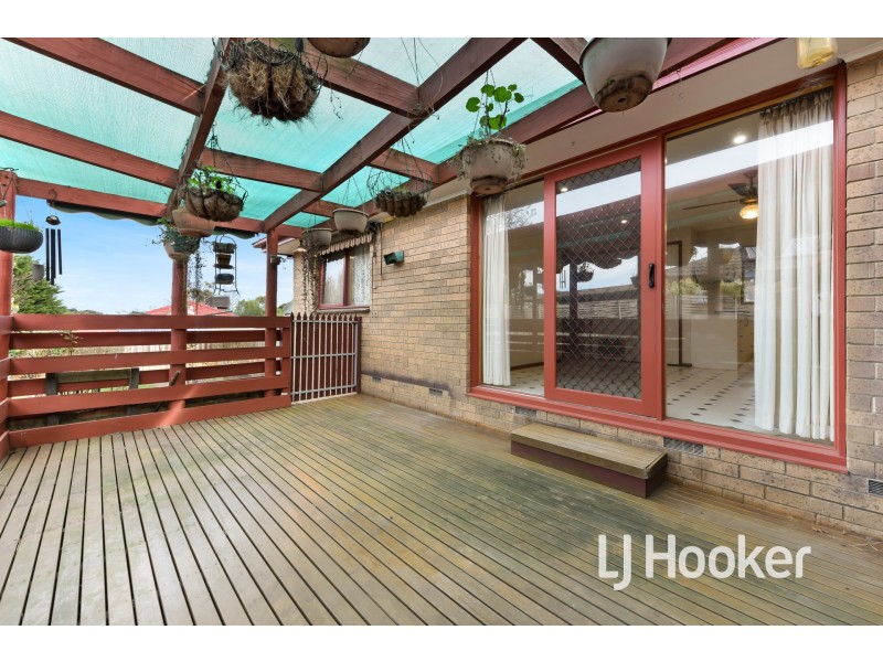 35 Oaktree Drive, Hampton Park VIC 3976