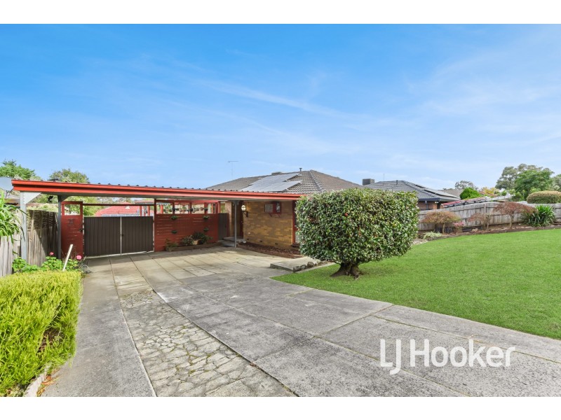 35 Oaktree Drive, Hampton Park VIC 3976