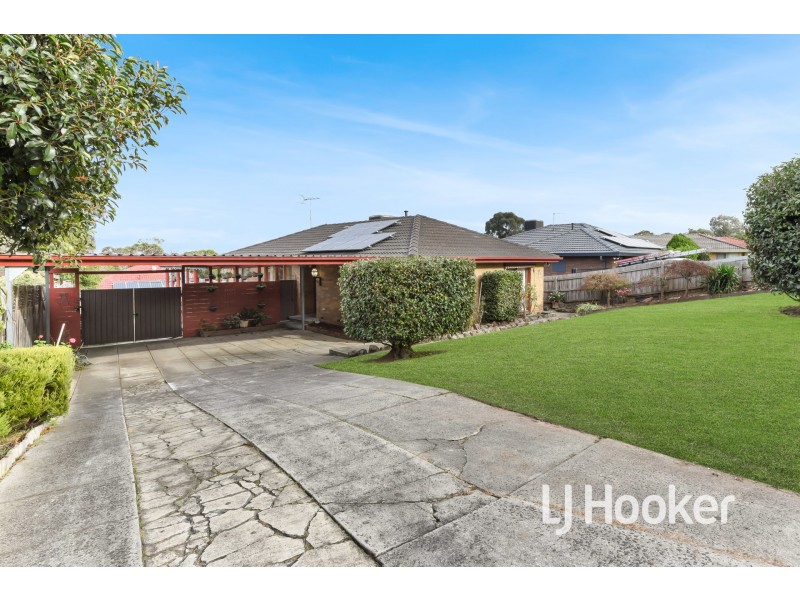 35 Oaktree Drive, Hampton Park VIC 3976