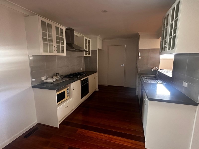 11 Kylie Court, Hampton Park VIC 3976