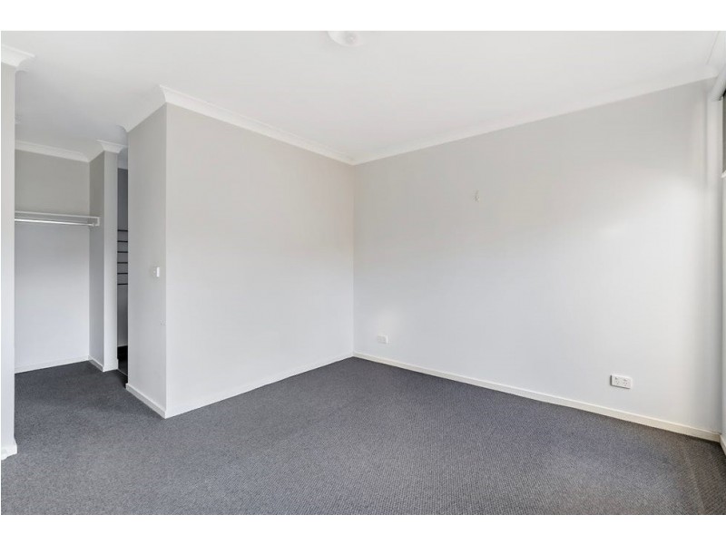 22 Carisbrooke Way, Clyde North VIC 3978