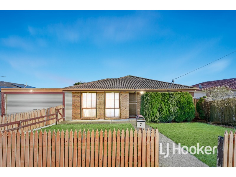 7 Emma Court, Hampton Park VIC 3976