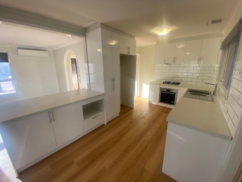 6 Karol Court, Hampton Park VIC 3976