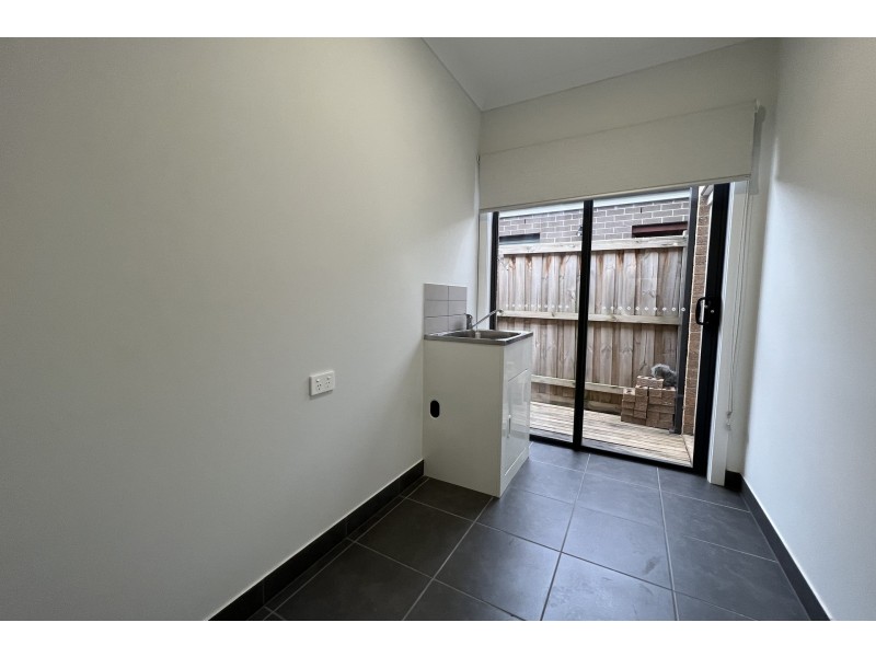 82 Yeungroon Boulevard, Clyde North VIC 3978