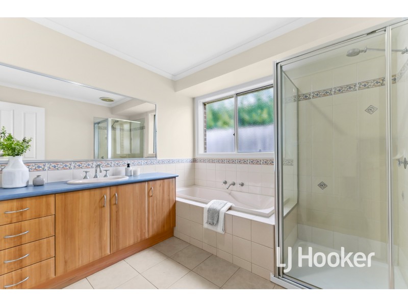 9 Arklow Court, Cranbourne VIC 3977