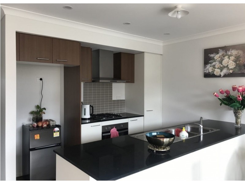 53 Harper Crescent, Cranbourne West VIC 3977