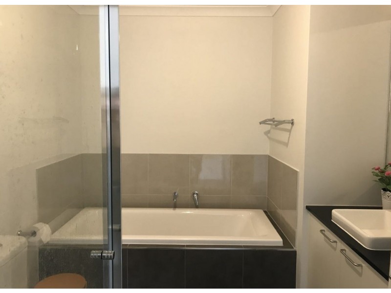 53 Harper Crescent, Cranbourne West VIC 3977