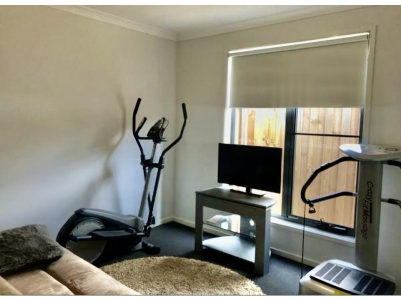 53 Harper Crescent, Cranbourne West VIC 3977