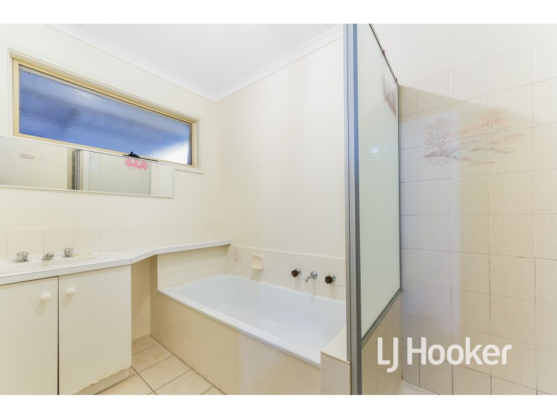 21 Denver Drive, Narre Warren VIC 3805