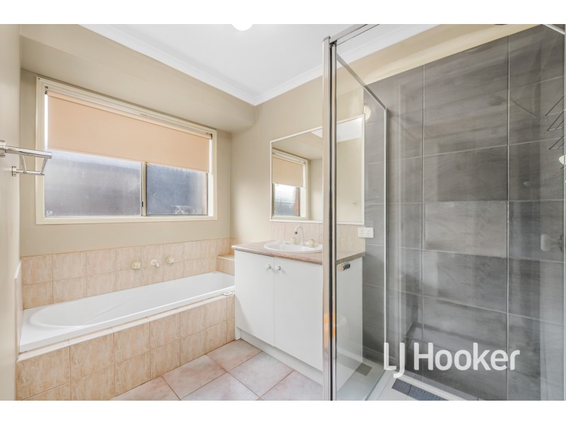 6A Jacqueline Place, Pakenham VIC 3810