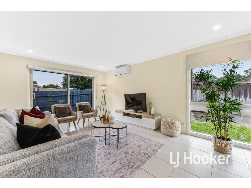 11 Strong Drive, Hampton Park VIC 3976