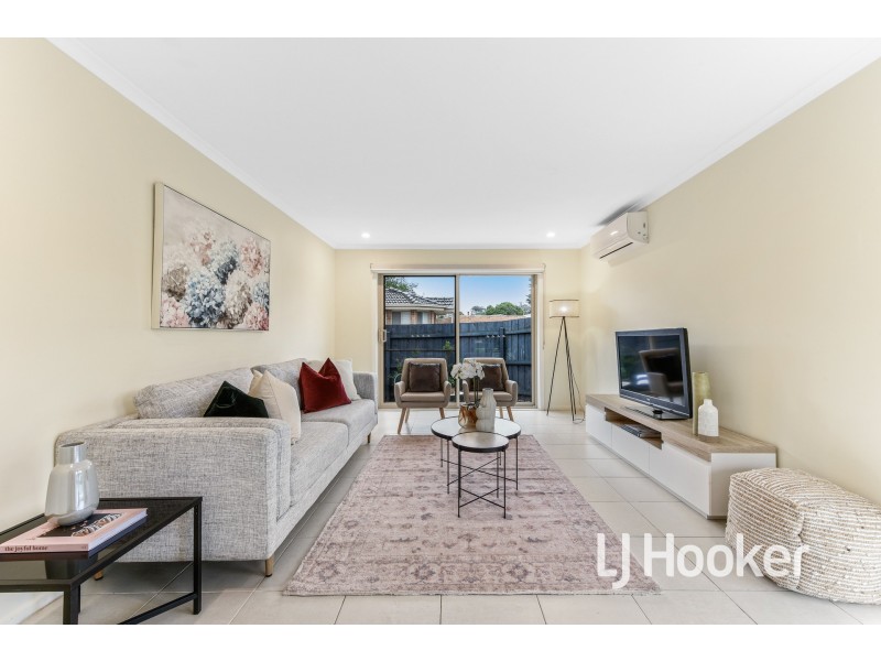 11 Strong Drive, Hampton Park VIC 3976